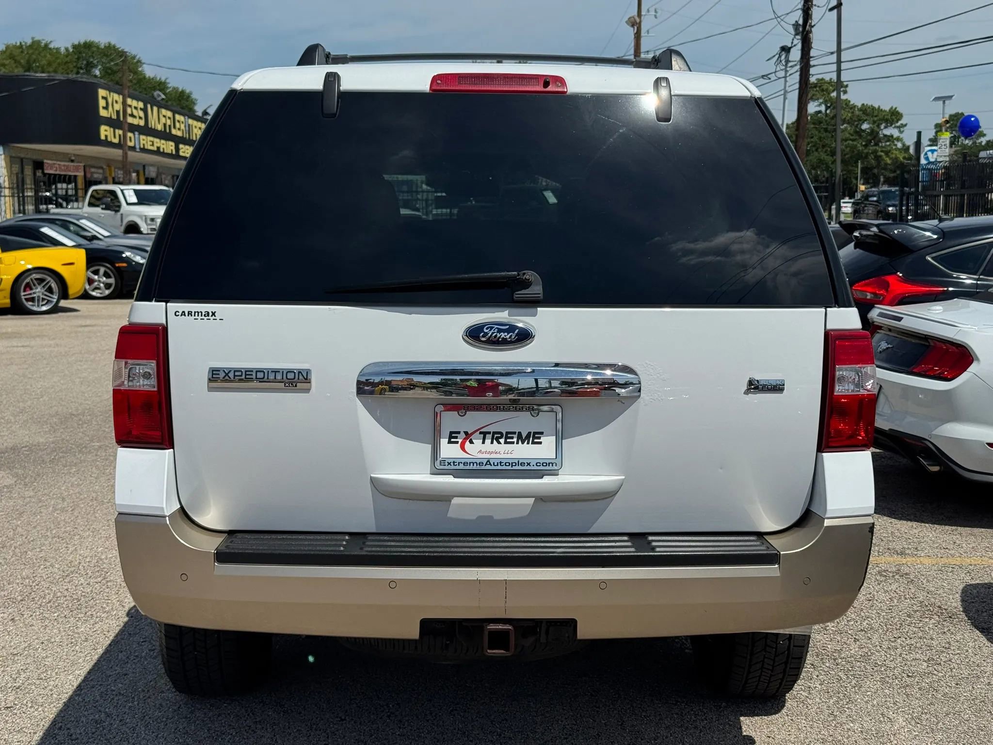 Used 2012 Ford Expedition XLT RWD image 3