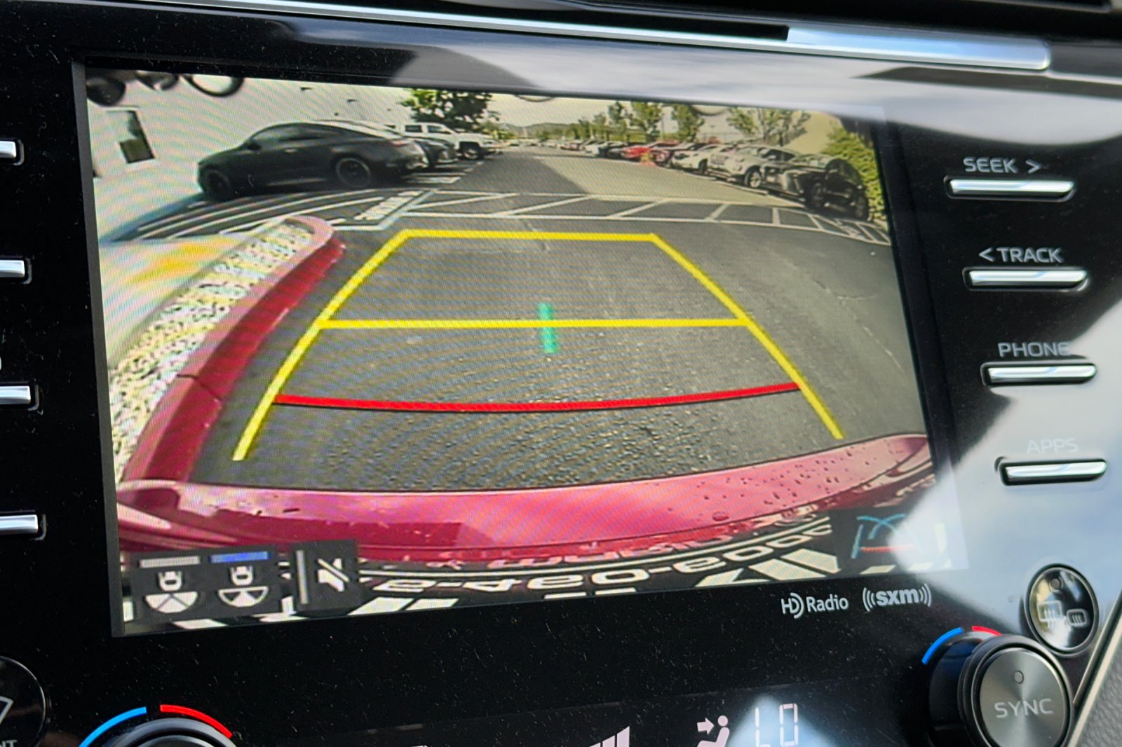 Used 2019 Toyota Camry XLE FWD image 19