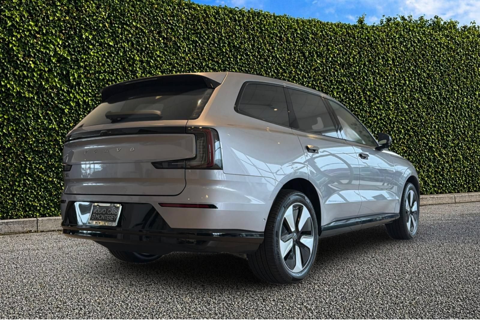 New 2026 Volvo EX90 Plus RWD image 6