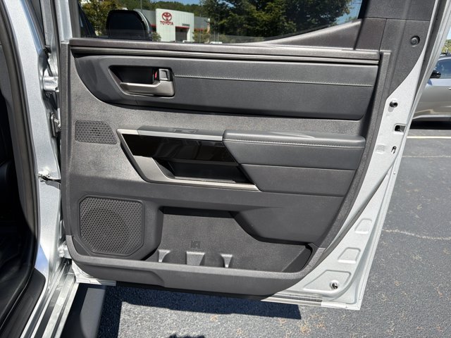 Used 2025 Toyota Tundra Limited AWD/4WD image 16