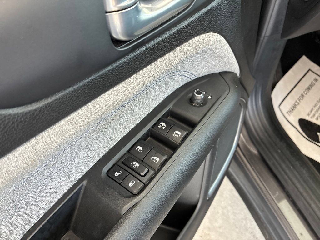 Used 2024 Jeep Compass Latitude AWD/4WD image 21