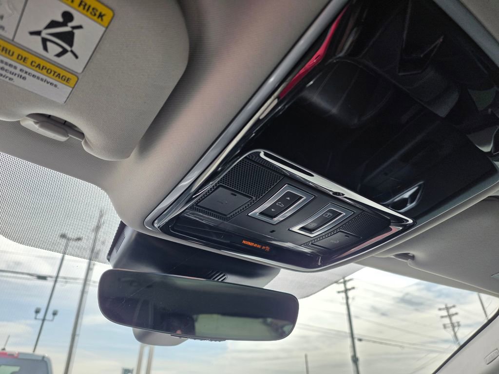 Used 2018 Land Rover Range Rover Velar S image 17