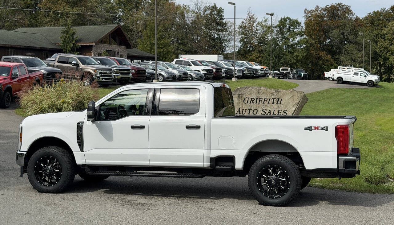 Used 2024 Ford F250 XLT AWD/4WD image 2