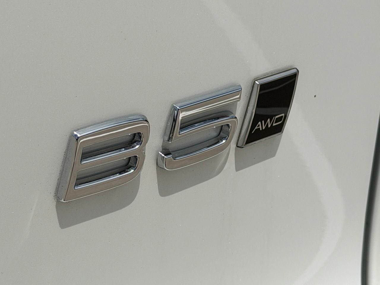 New 2026 Volvo XC40 B5 Plus w/ Climate Package AWD/4WD image 9