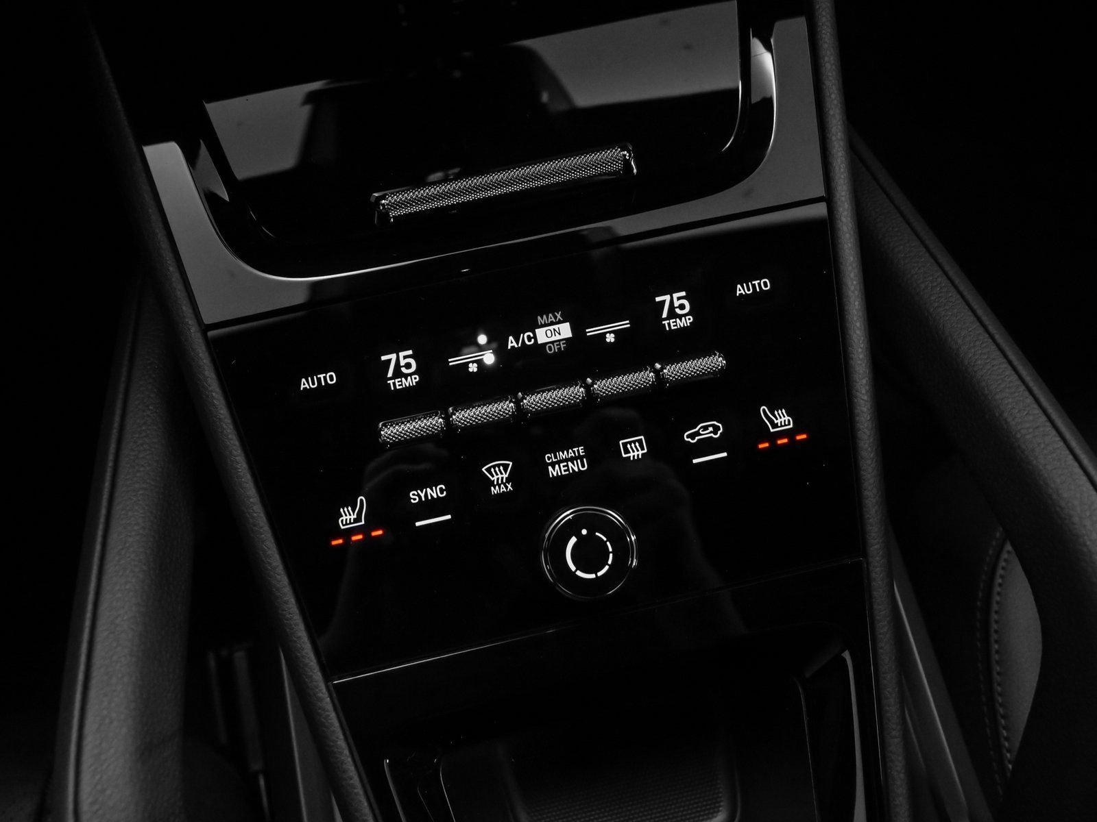 Certified 2025 Porsche Cayenne AWD/4WD image 29