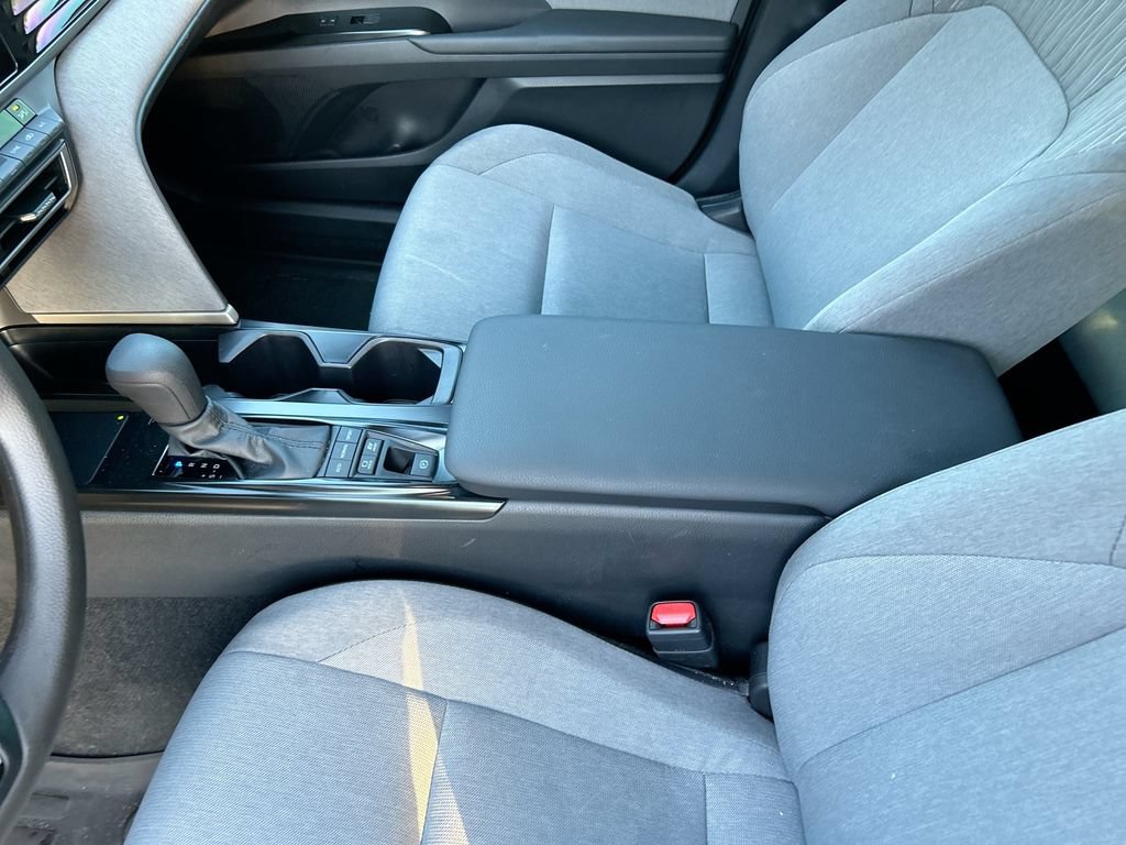 Used 2026 Toyota Camry LE FWD image 28