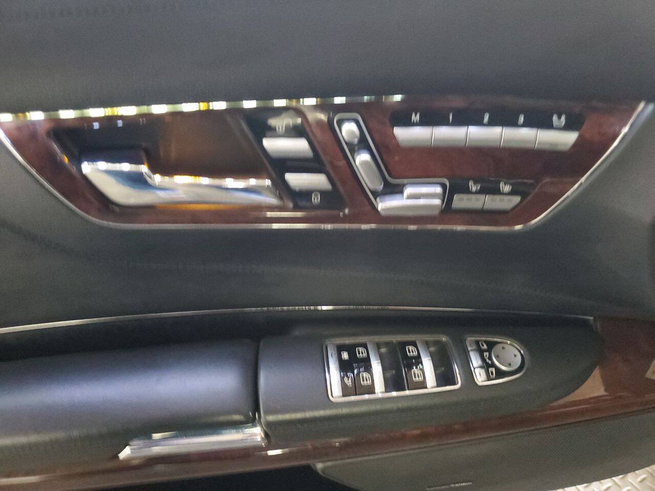 Used 2009 Mercedes-Benz CL 550 4MATIC image 10