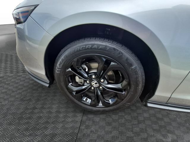 Used 2025 Honda Accord SE image 13