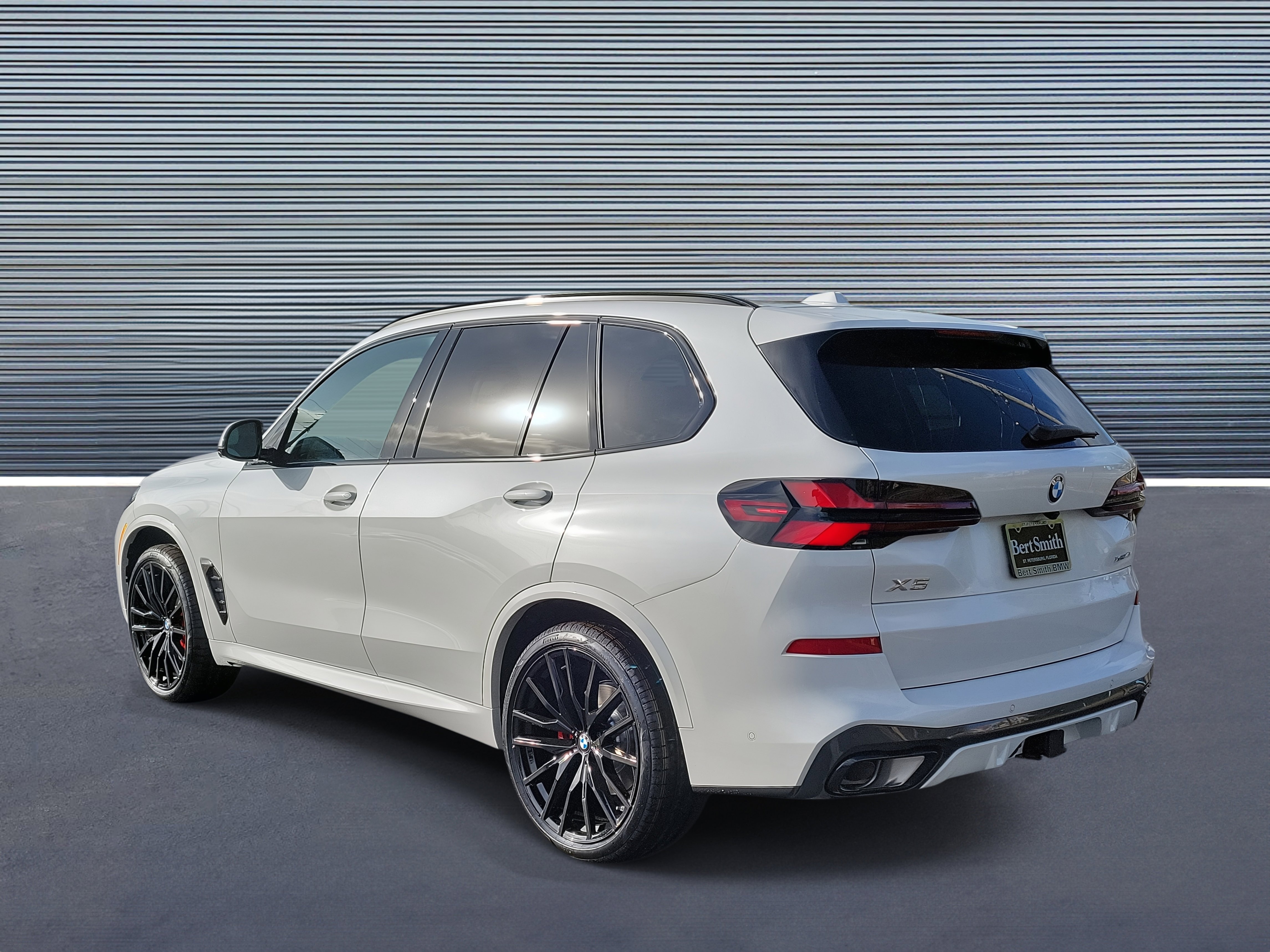 New 2026 BMW X5 xDrive40i w/ M Sport Package image 4