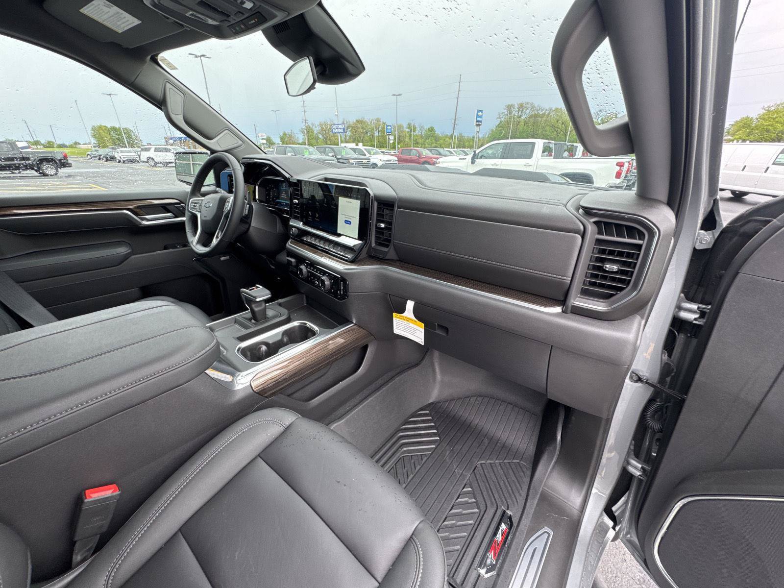 Used 2026 Chevrolet Silverado 1500 LT Trail Boss w/ LT Trail Boss Premium Package AWD/4WD image 17
