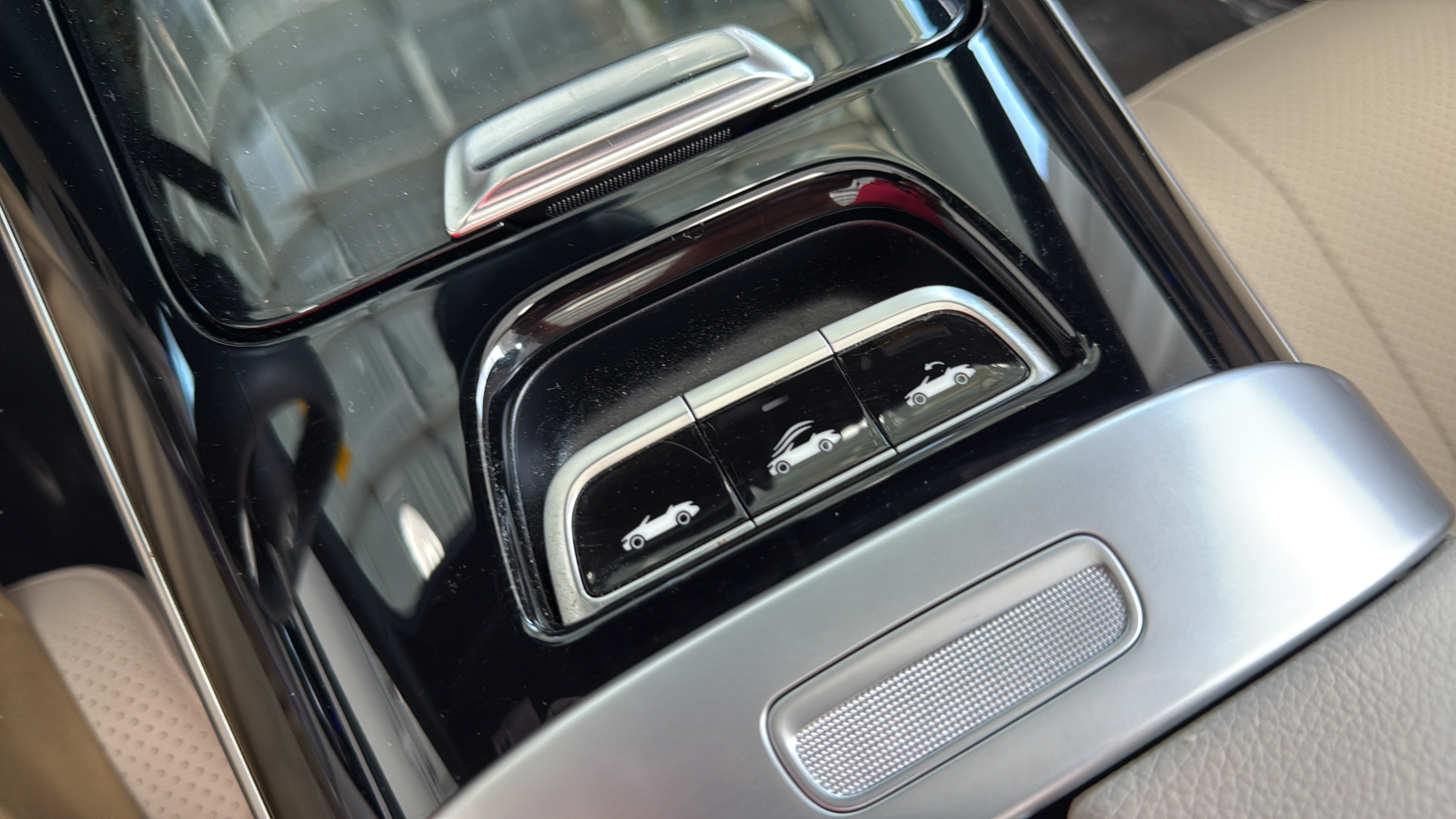Certified 2026 Mercedes-Benz CLE 300 4MATIC Cabriolet image 35