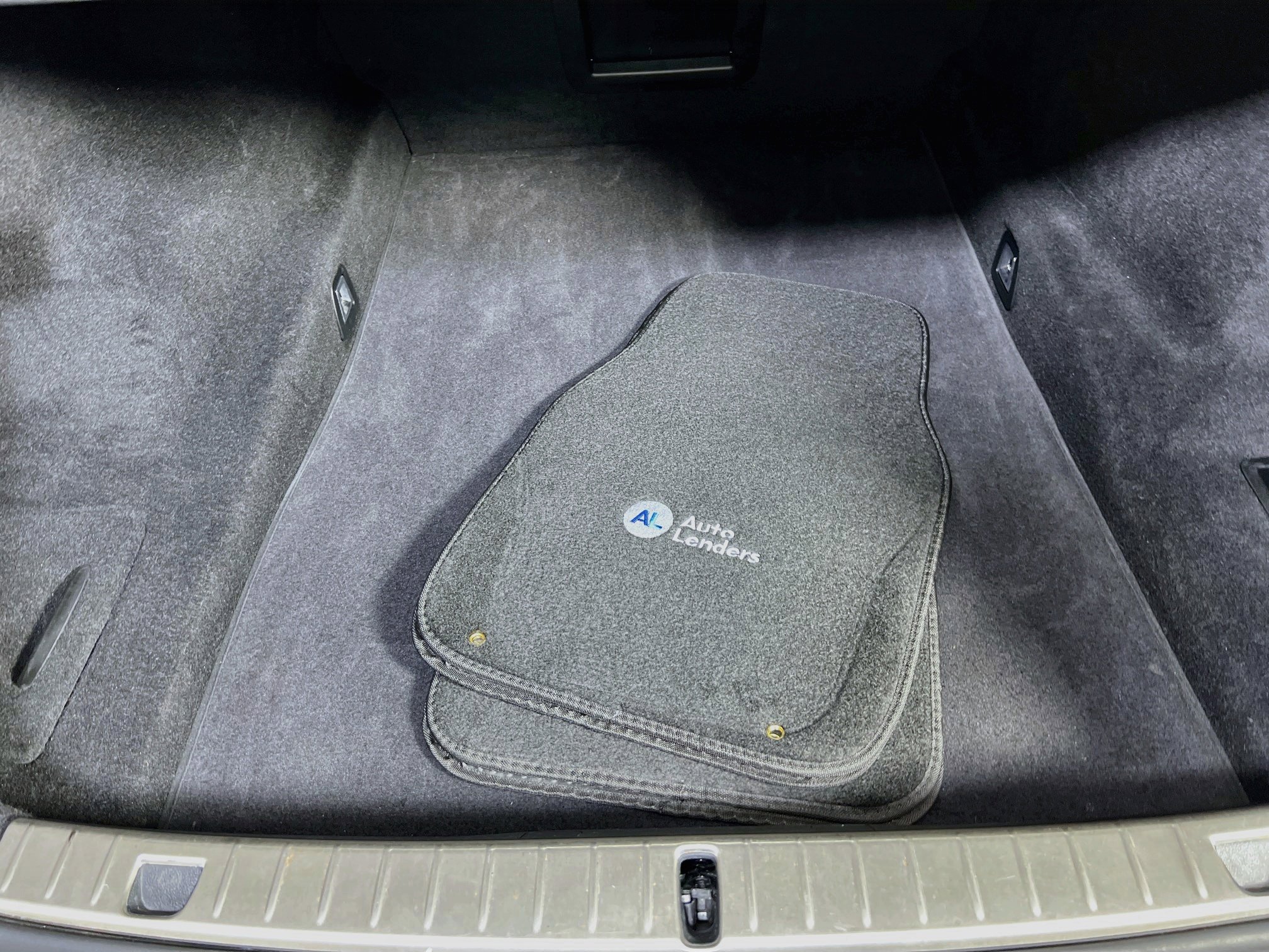 Used 2021 BMW 750i xDrive w/ Executive Package image 28