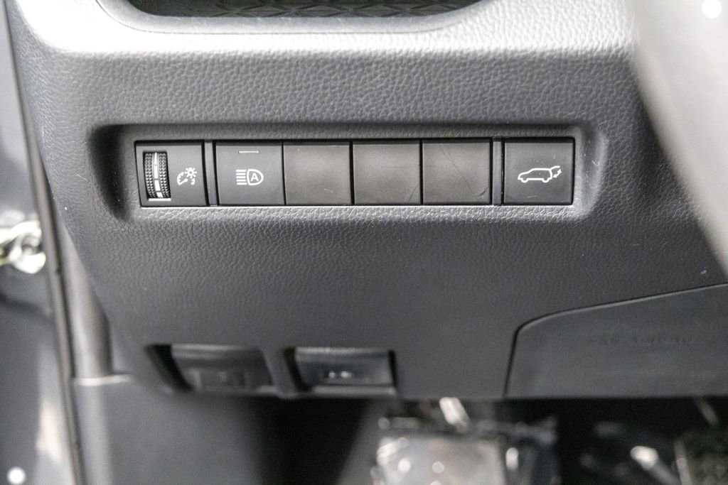 Used 2019 Toyota RAV4 XLE w/ Convenience Package image 13