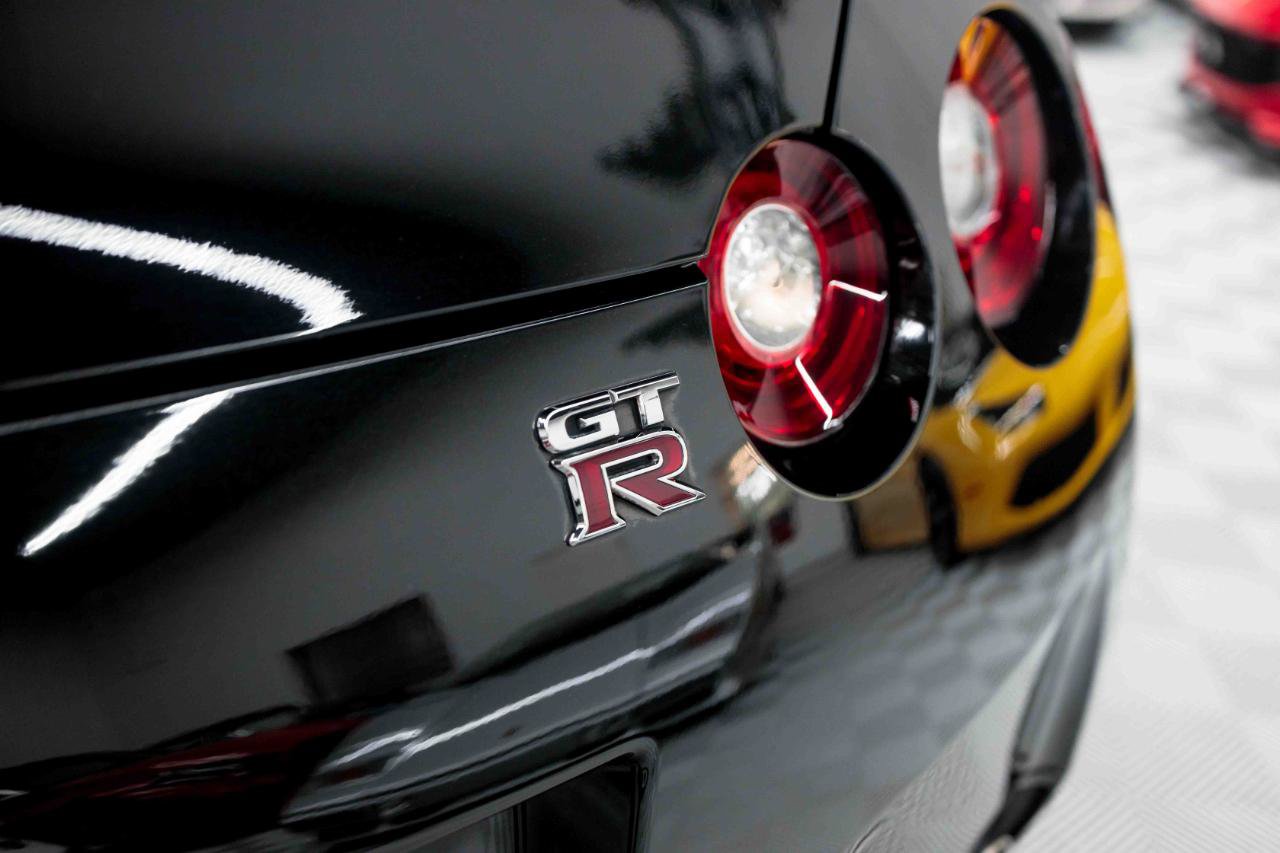 Used 2015 Nissan GT-R Premium AWD/4WD image 24
