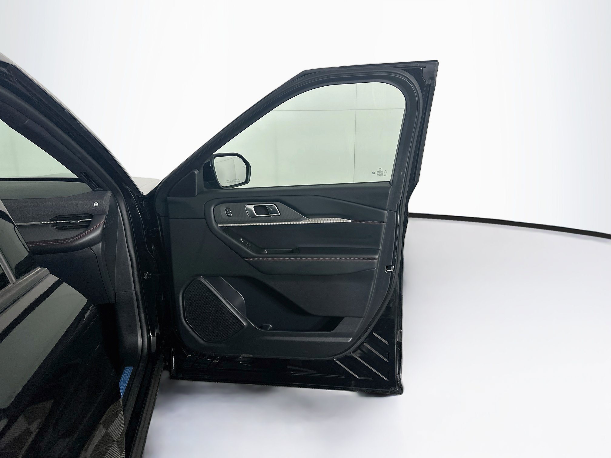 Used 2025 Ford Explorer ST-Line w/ ST-Line Street Pack AWD/4WD image 35