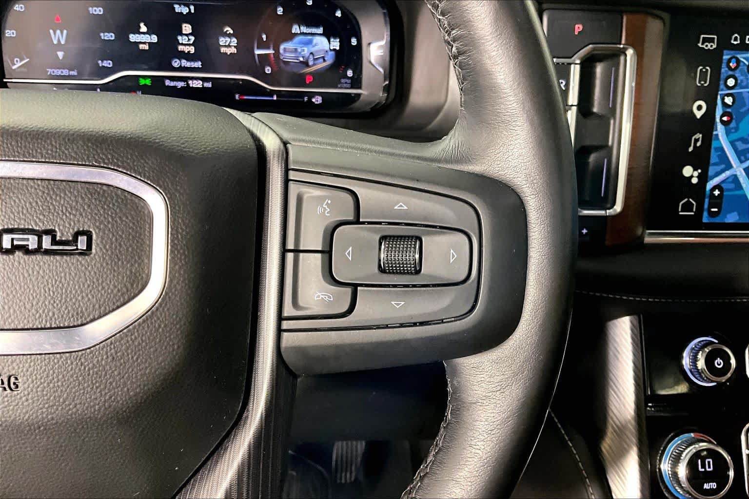 Used 2023 GMC Yukon XL Denali Ultimate AWD/4WD image 24