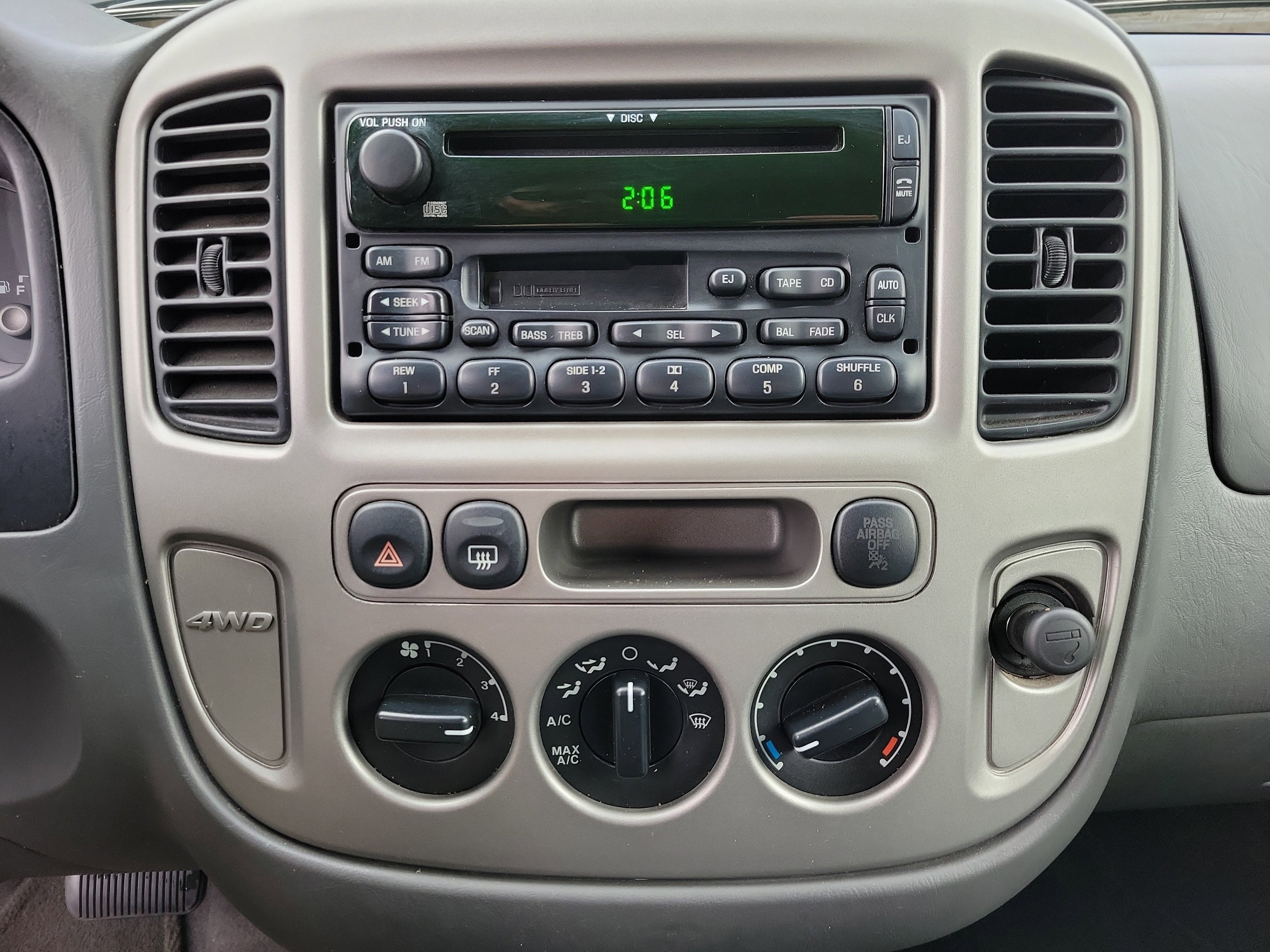 Used 2005 Ford Escape XLT AWD/4WD image 13