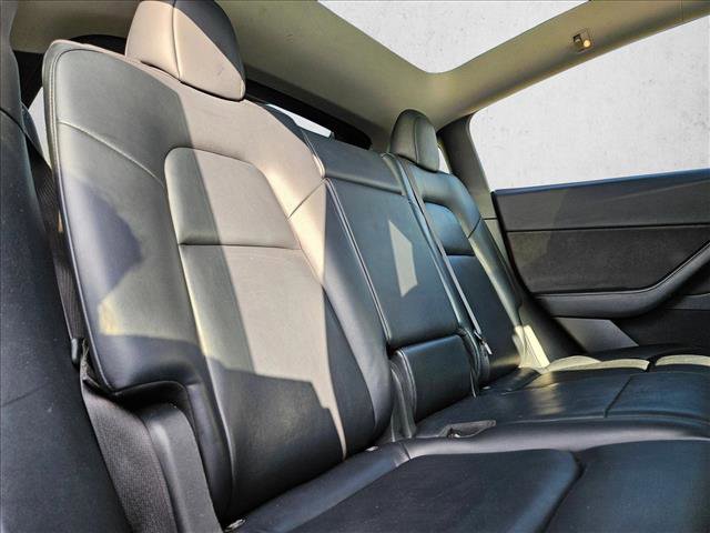 Used 2021 Tesla Model Y Long Range image 18