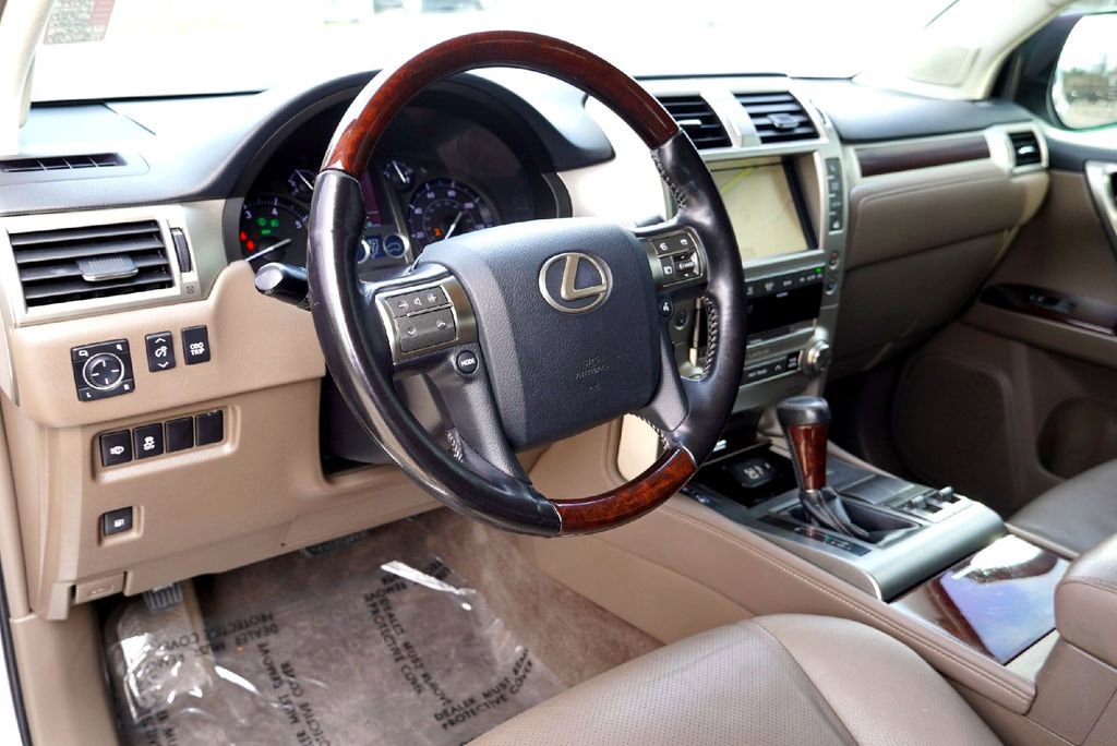 Used 2017 Lexus GX 460 image 10