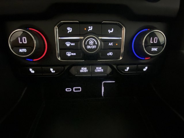 Used 2023 Chevrolet Suburban Z71 w/ Luxury Package AWD/4WD image 19