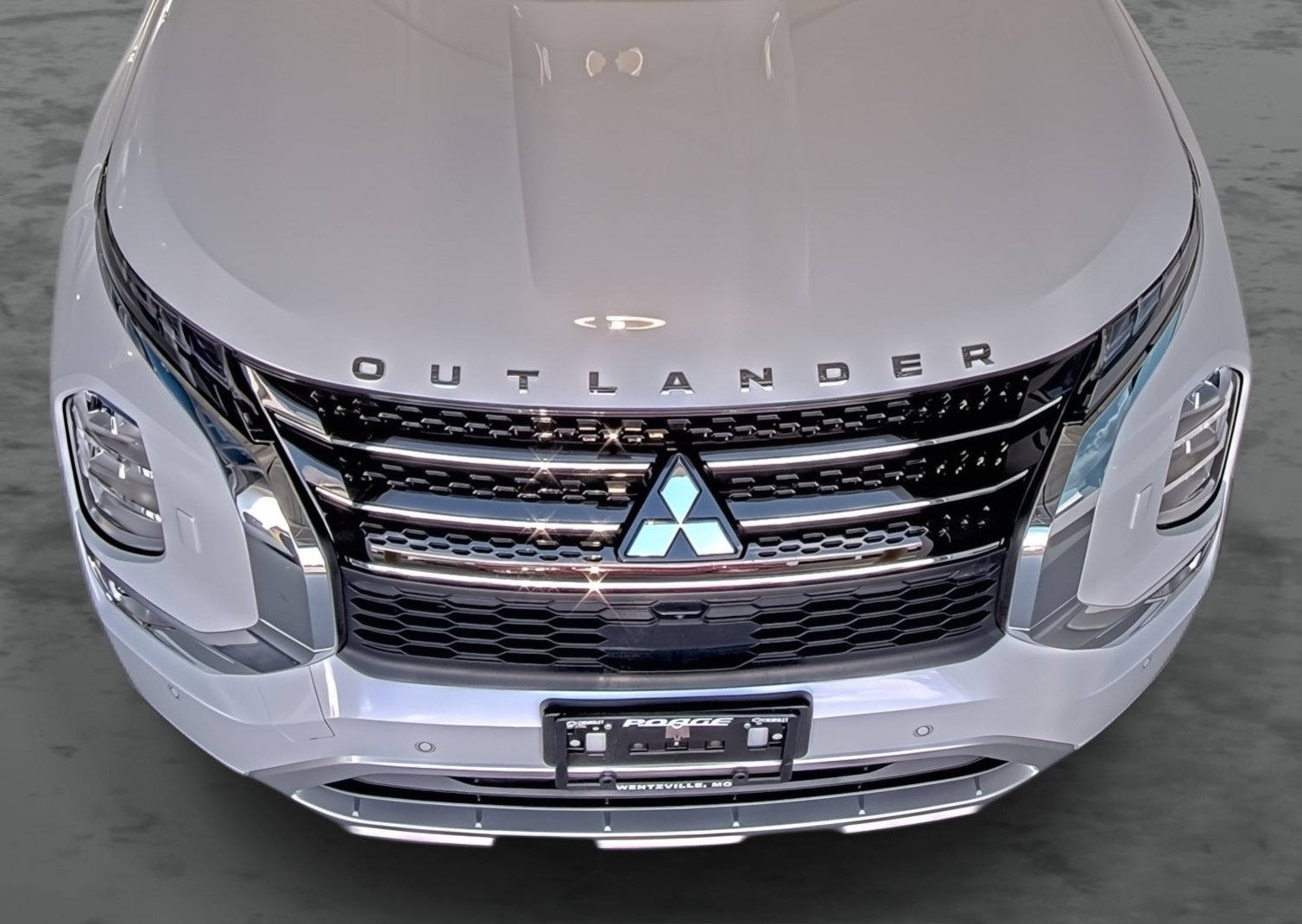 Used 2024 Mitsubishi Outlander 4WD Plug-In Hybrid image 16