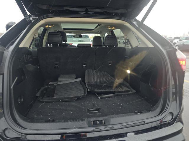 Used 2022 Ford Edge SEL w/ Convenience Package image 5