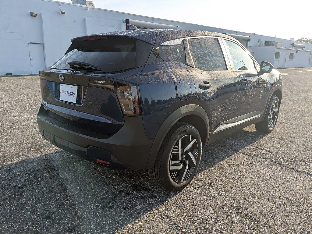 Used 2025 Nissan Kicks SV FWD image 4