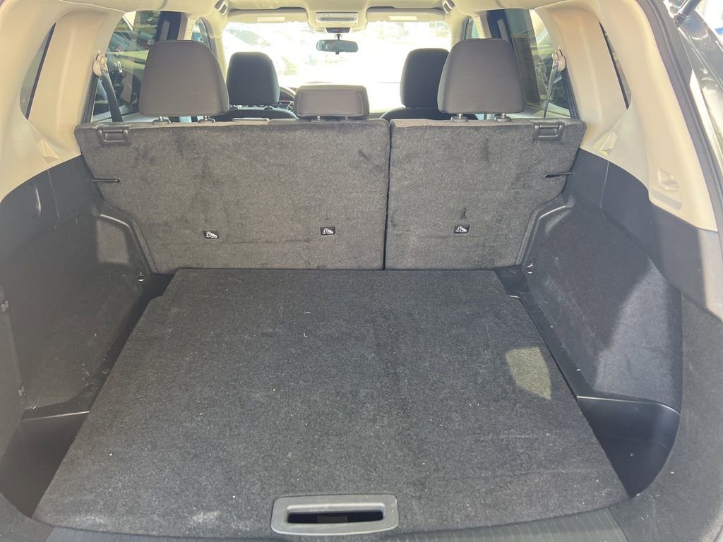 Used 2023 Nissan Rogue SV image 16