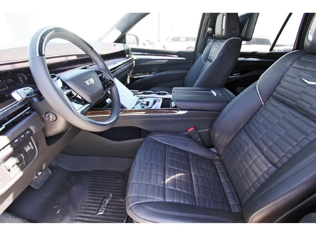 New 2027 Cadillac Escalade Platinum Sport w/ LPO, ONYX Package AWD/4WD image 6