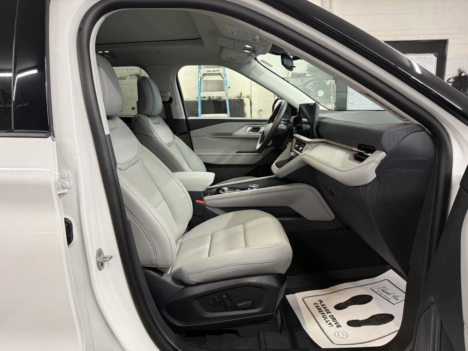 New 2026 Ford Explorer Active w/ Active Comfort Package image 30