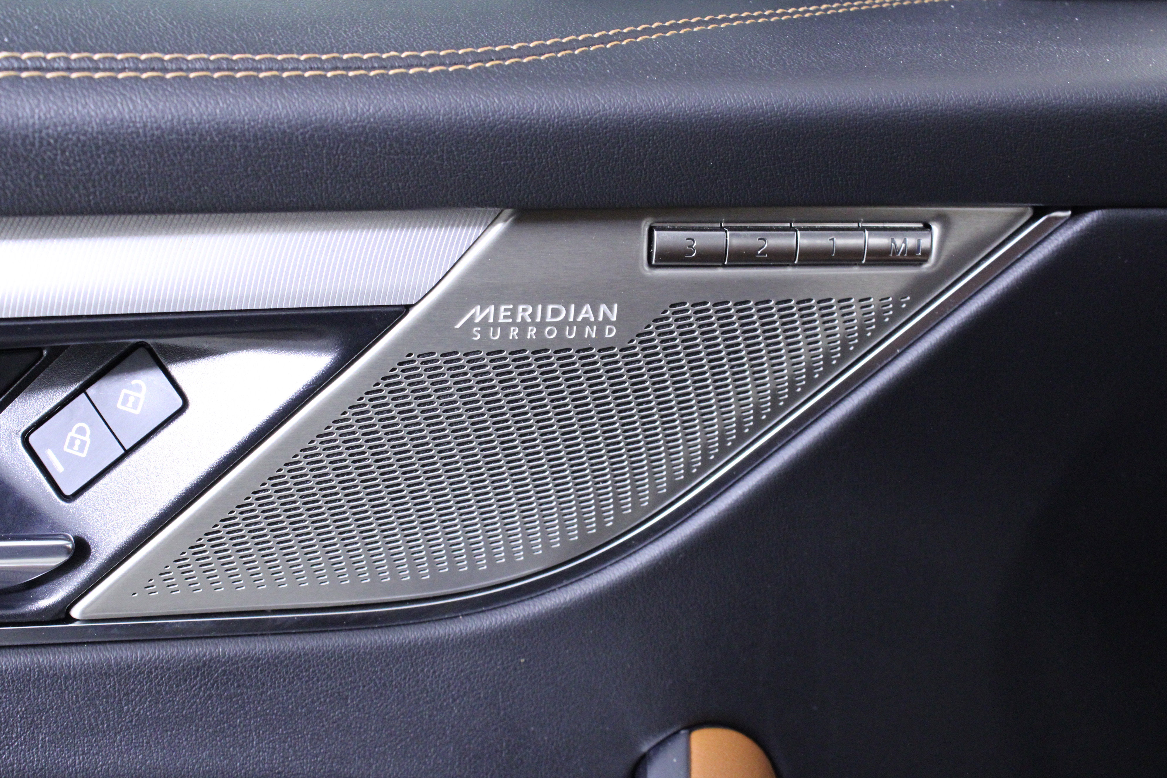 Used 2023 Jaguar F-PACE R-Dynamic S image 20