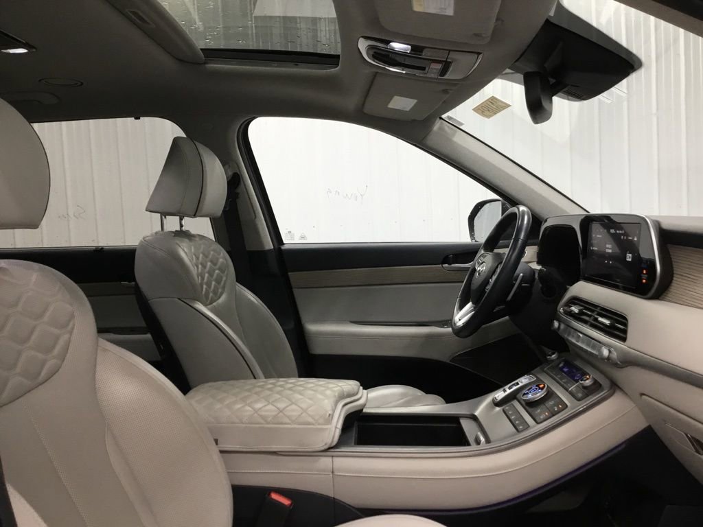 Used 2022 Hyundai Palisade Limited w/ Cargo Package image 24