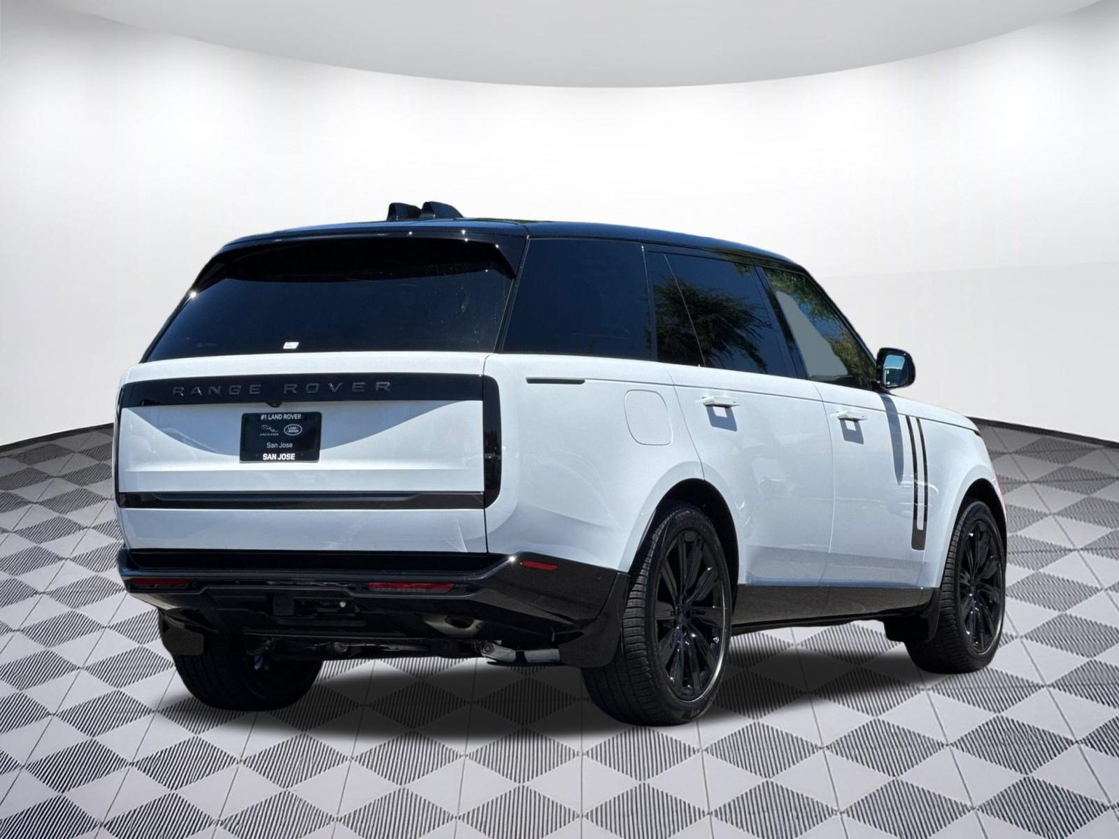 New 2026 Land Rover Range Rover Long Wheelbase SE AWD/4WD image 9