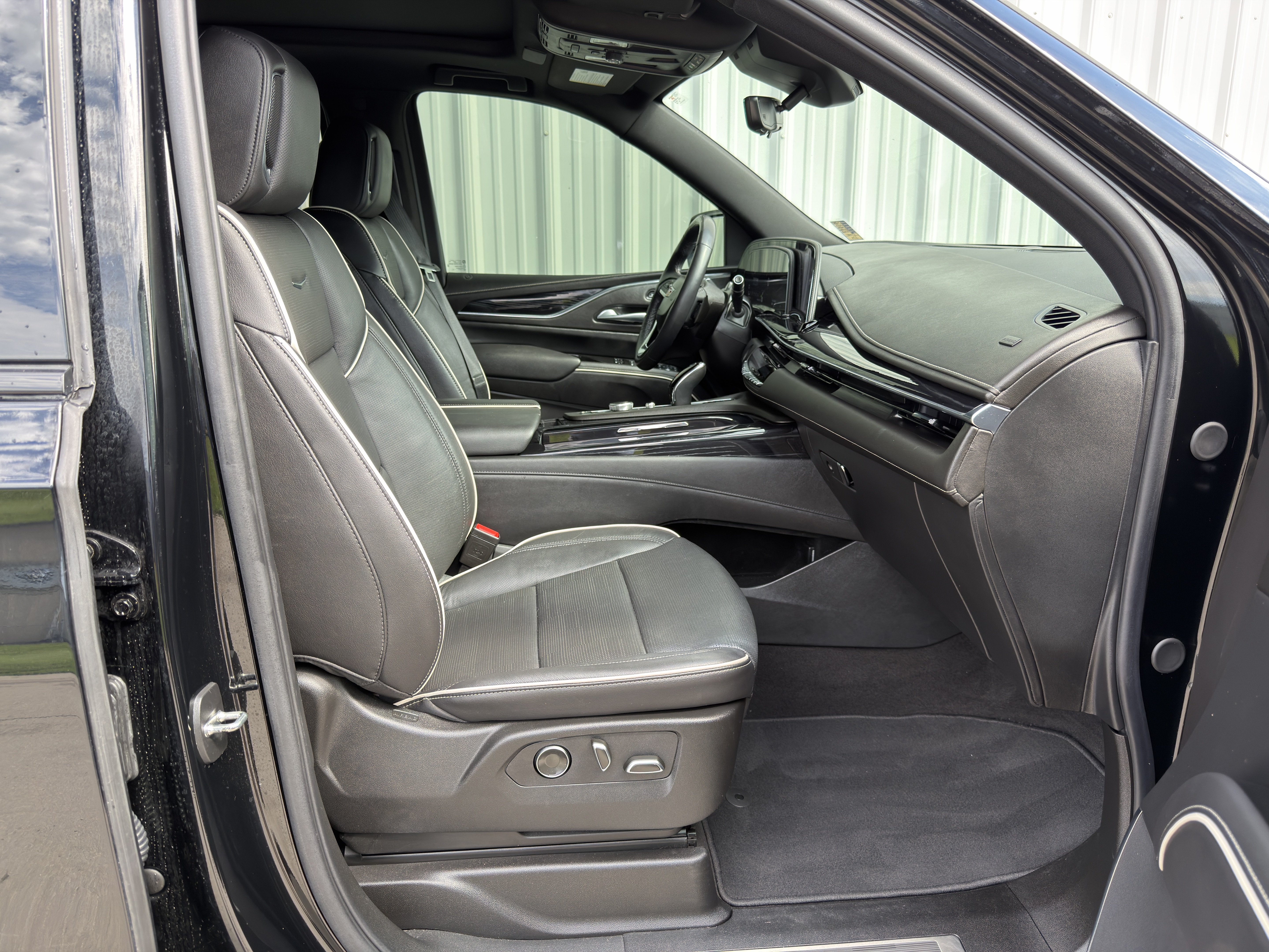 Certified 2024 Cadillac Escalade ESV Sport w/ Touring Package AWD/4WD image 21