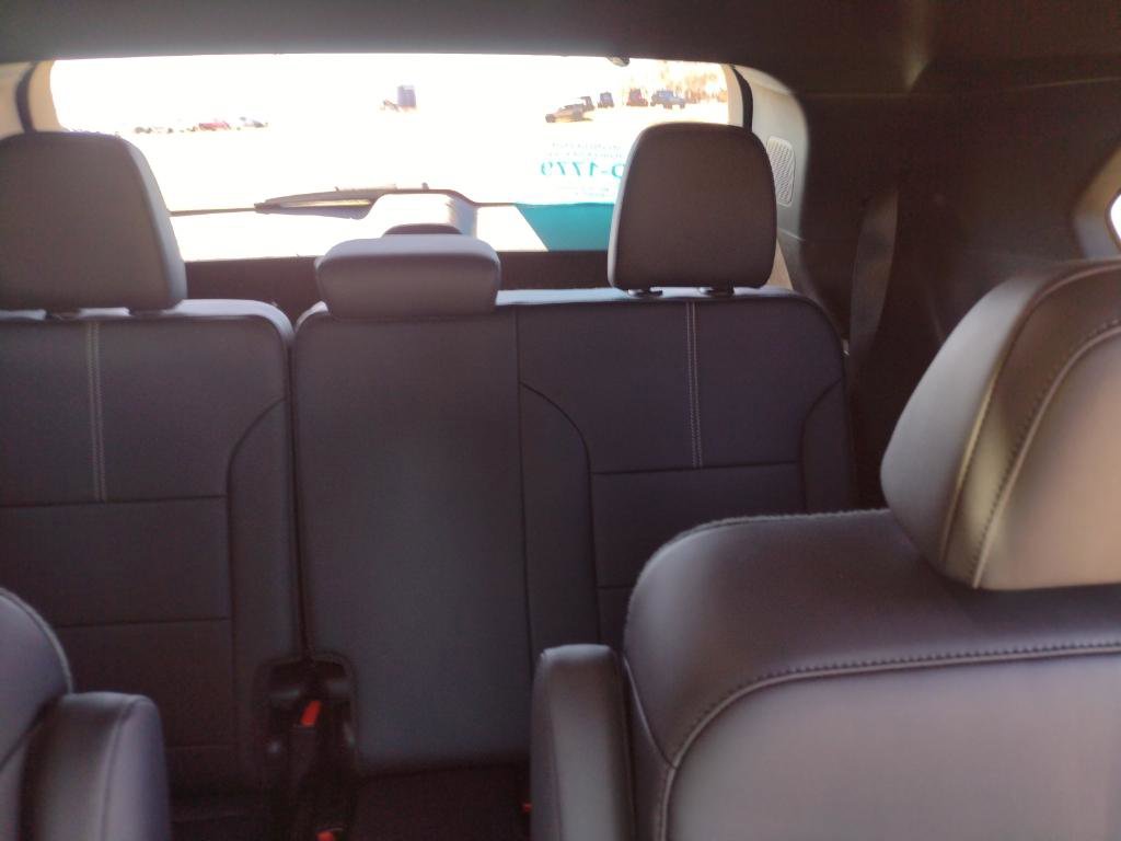 Used 2024 GMC Acadia Elevation image 19