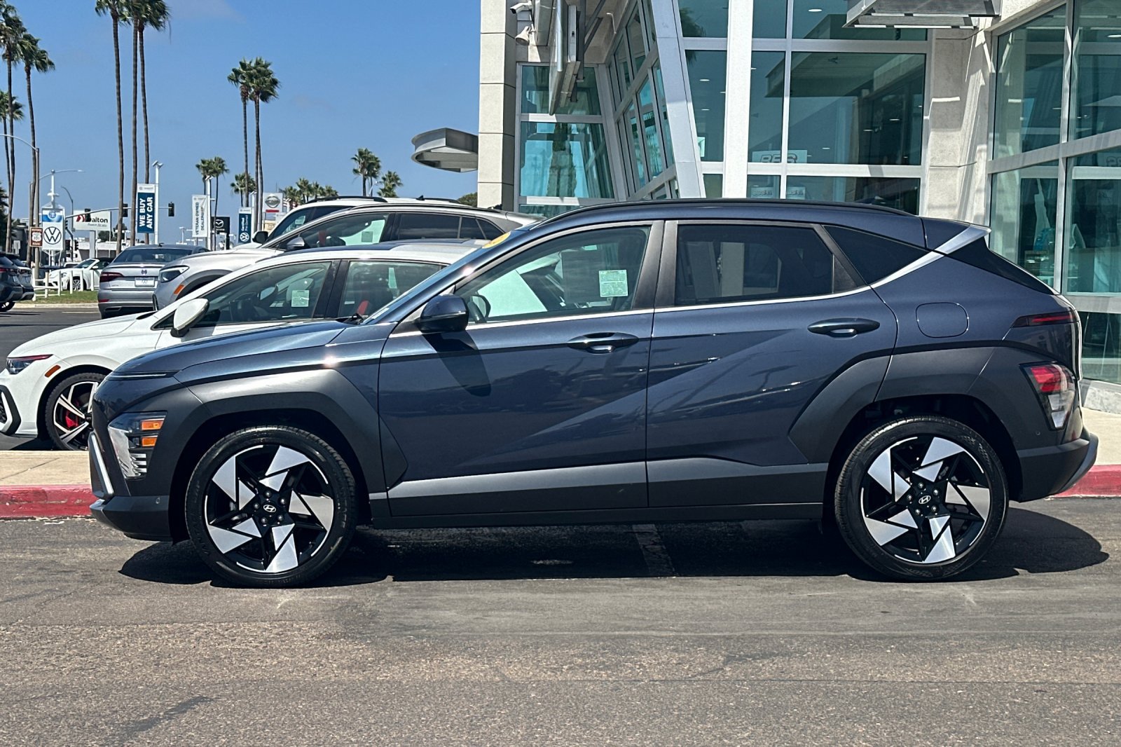 Used 2024 Hyundai Kona Limited FWD image 7