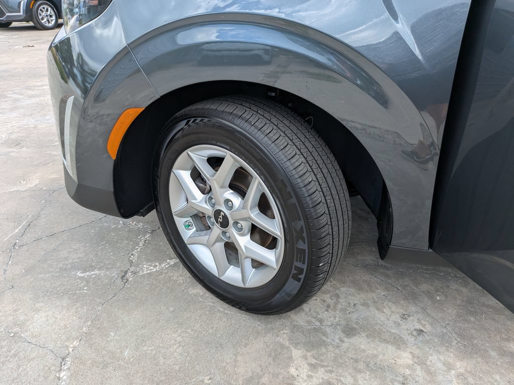 Certified 2025 Kia Soul LX w/ LX Technology Package FWD image 35