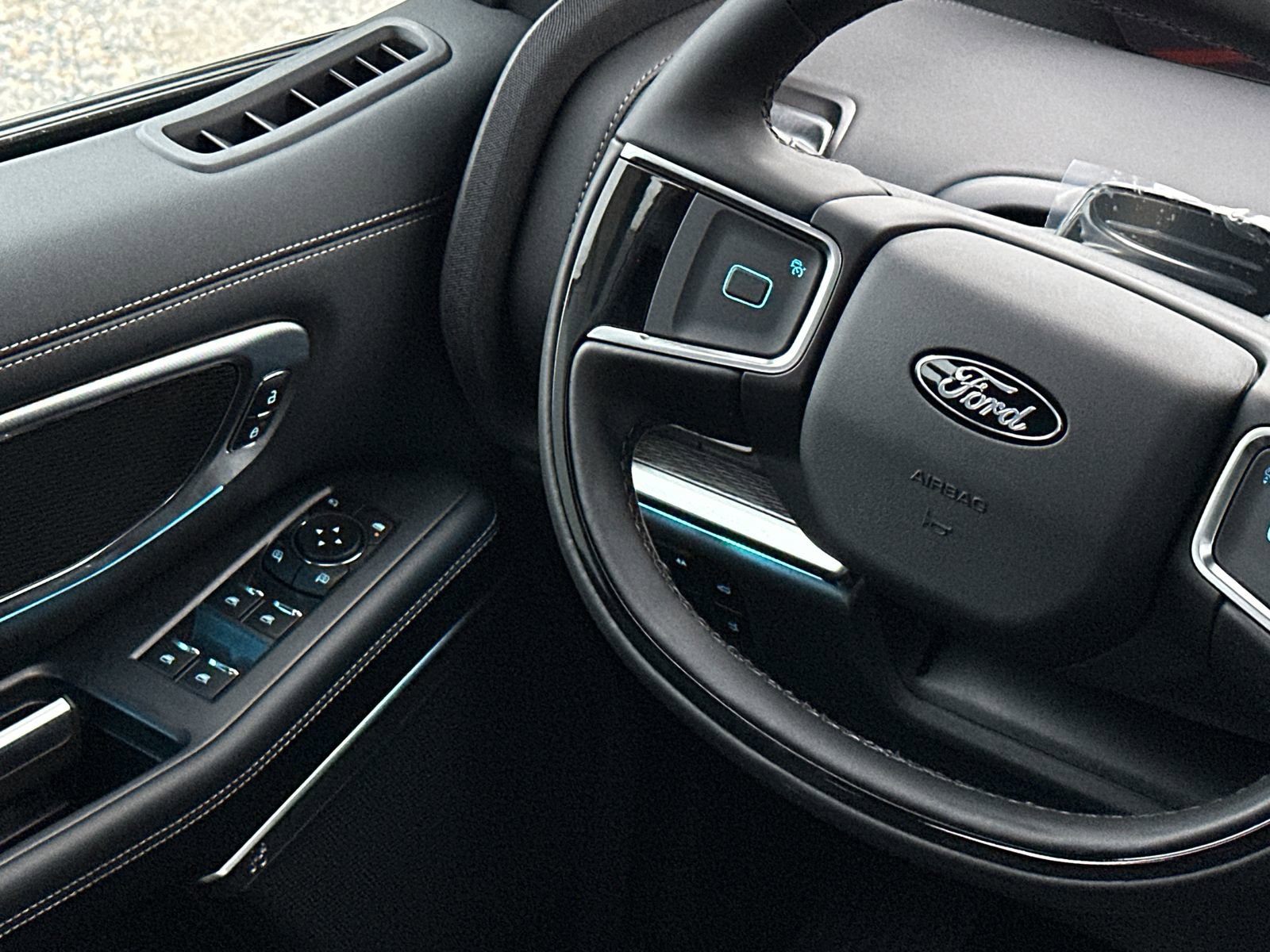 New 2025 Ford Expedition Platinum w/ Stealth Performance Package image 25