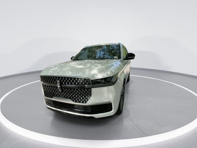 New 2027 Lincoln Navigator Reserve AWD/4WD image 3