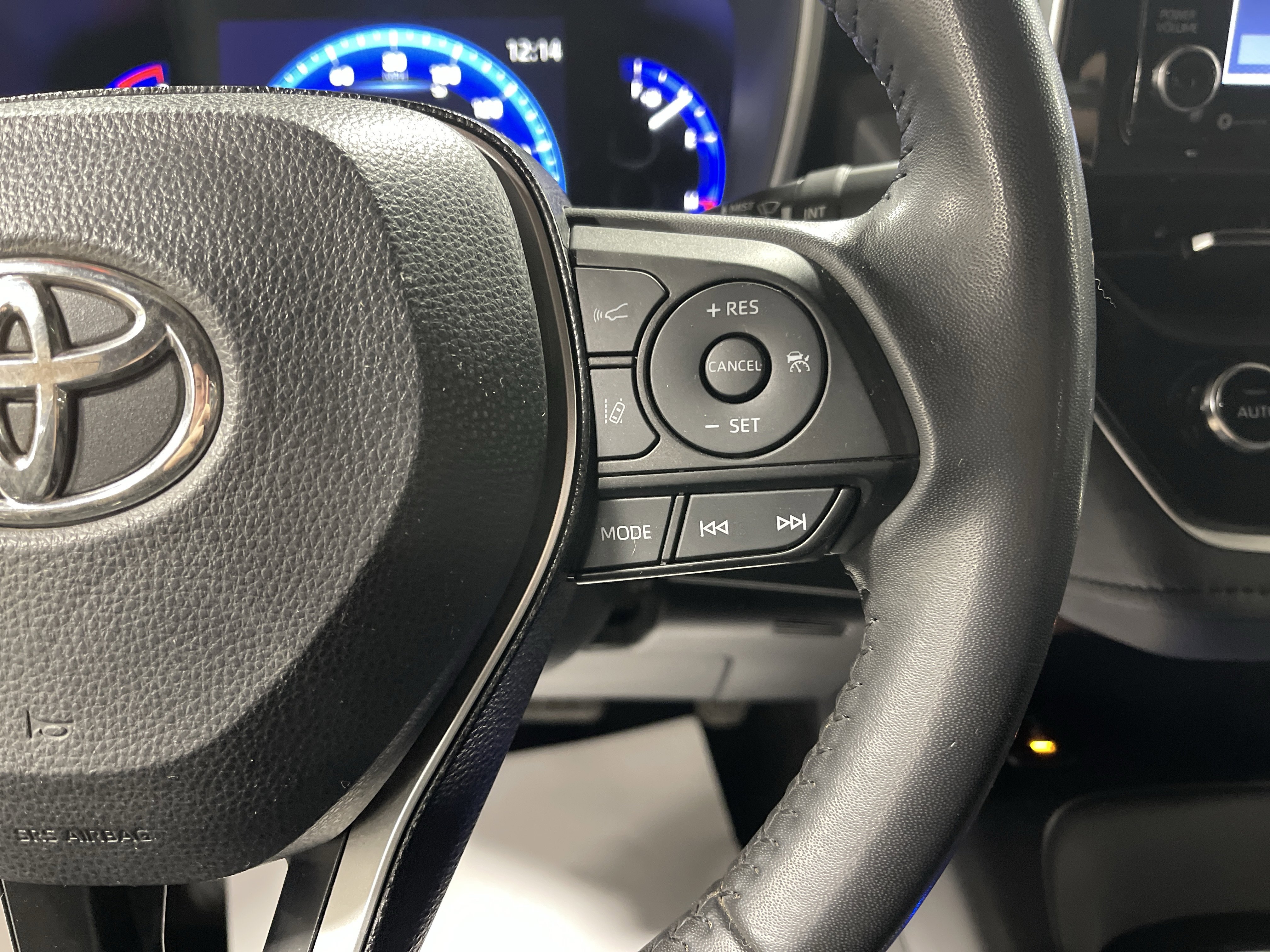 Used 2021 Toyota Corolla XSE image 18