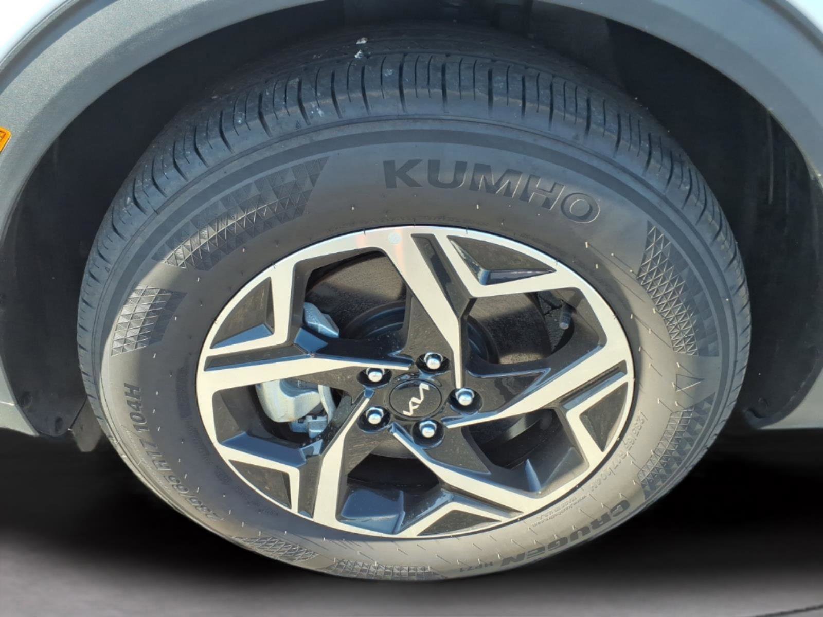 Used 2025 Kia Sportage LX FWD image 29