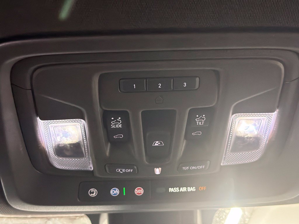 Used 2020 GMC Sierra 3500 Denali w/ Denali Ultimate Package AWD/4WD image 32