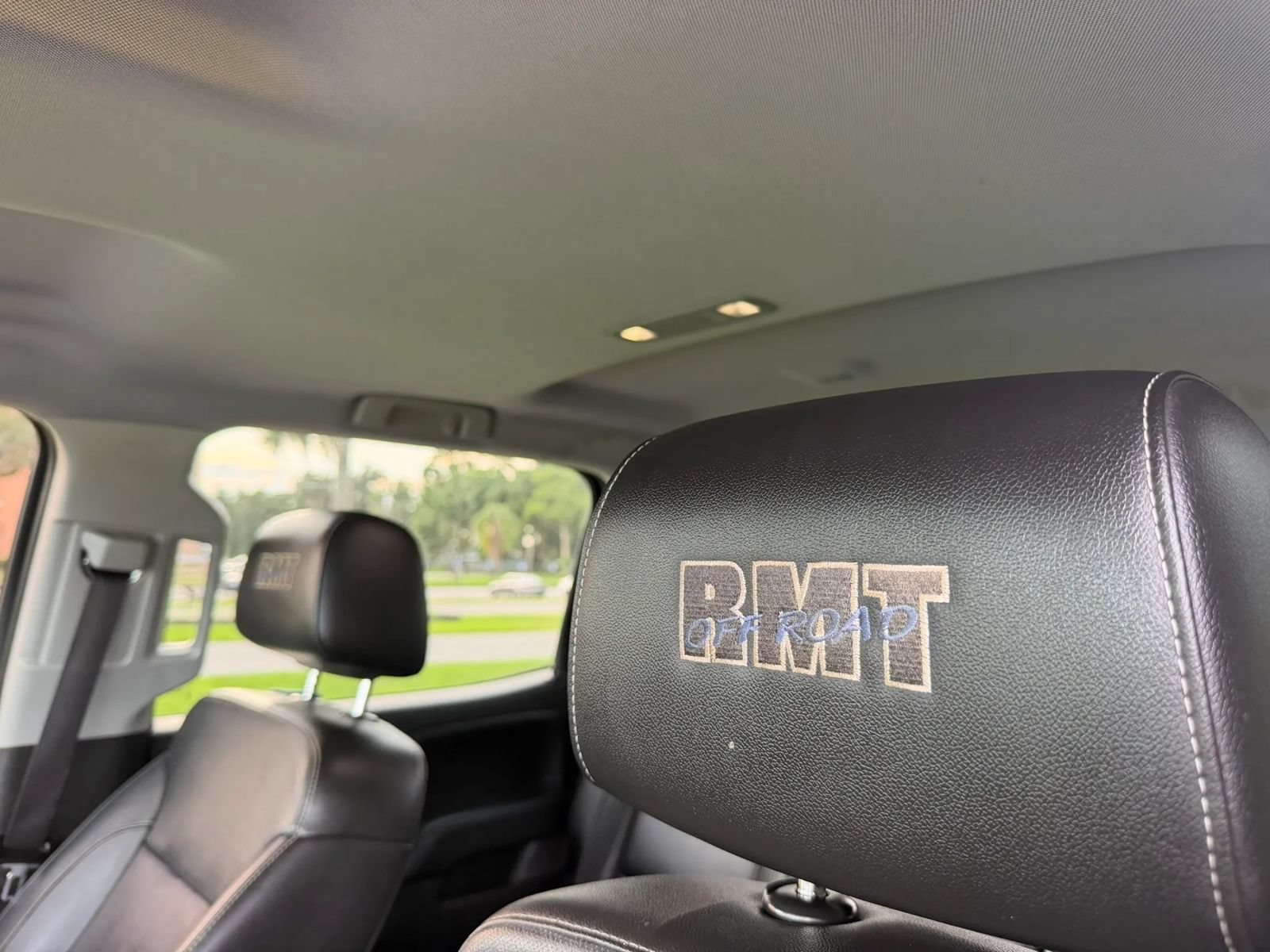 Used 2016 GMC Sierra 1500 SLT w/ Enhanced Driver Alert Package AWD/4WD image 46