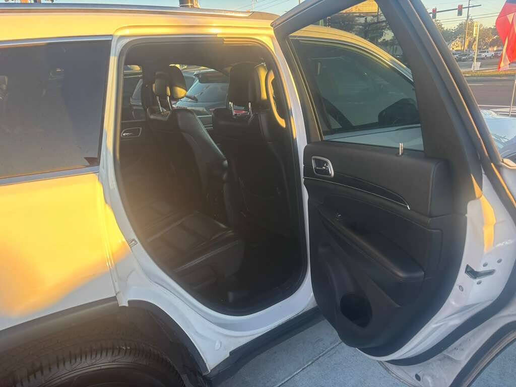 Used 2020 Jeep Grand Cherokee Limited w/ Luxury Group II RWD image 8