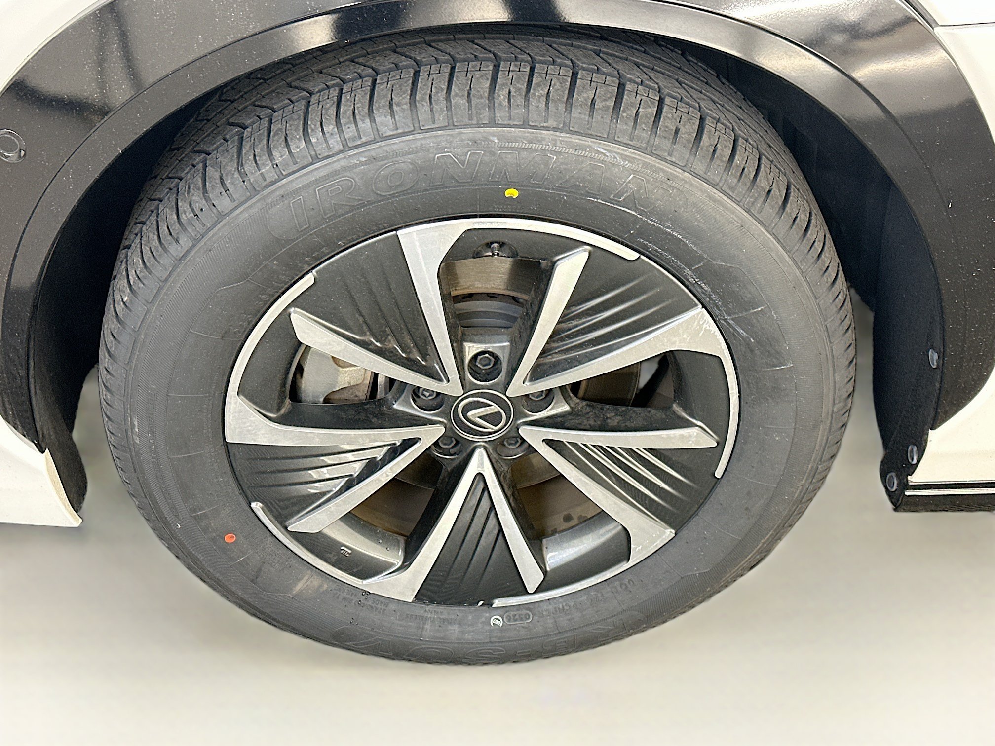 Used 2023 Lexus RZ 450e Premium w/ Technology Package AWD/4WD image 35