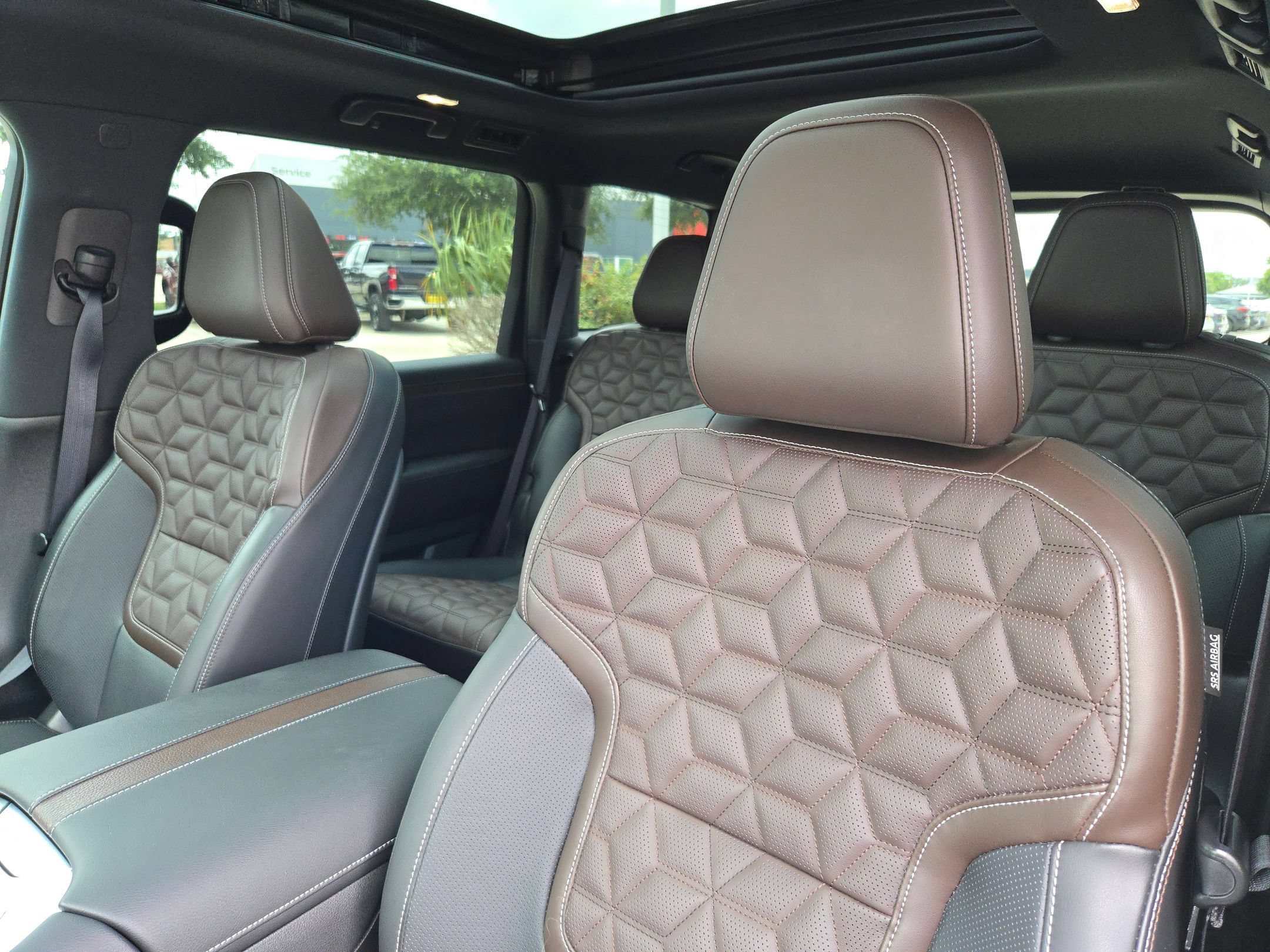 Certified 2025 Nissan Armada Platinum RWD image 9