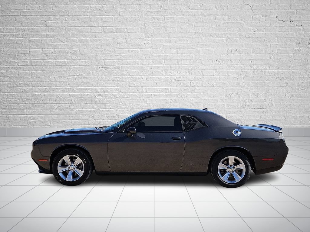 Used 2023 Dodge Challenger SXT RWD image 2