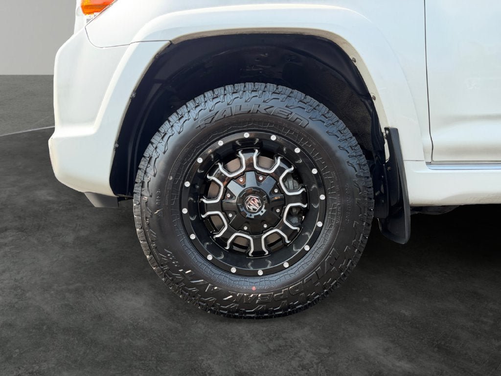 Used 2013 Toyota 4Runner SR5 w/ Convenience Pkg AWD/4WD image 5