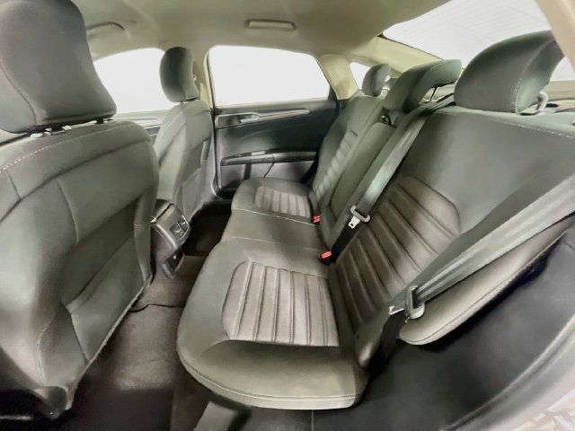 Used 2019 Ford Fusion SE FWD image 24