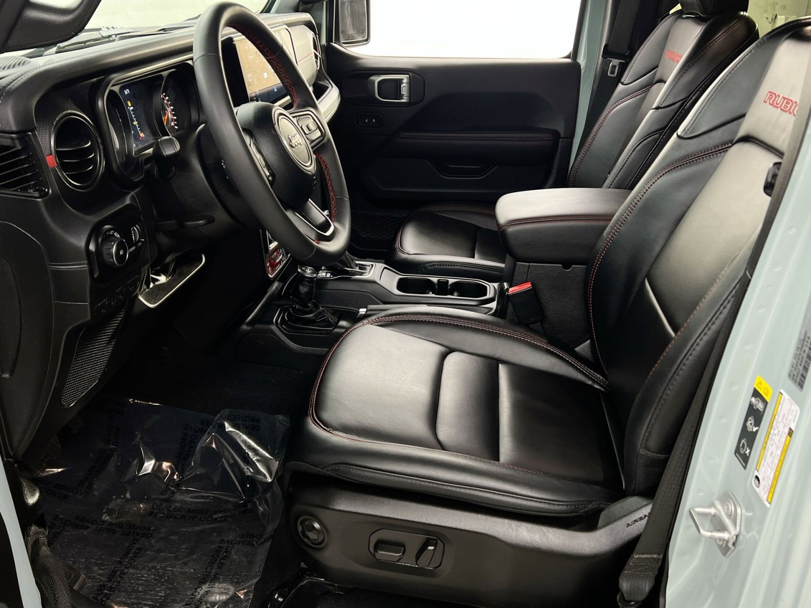 Used 2024 Jeep Wrangler Unlimited Rubicon w/ Technology Group image 2